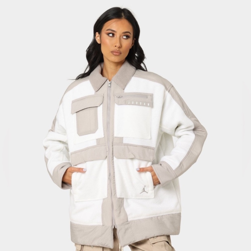Jordan Women’s Cozy girl jacket NWT Size: Large